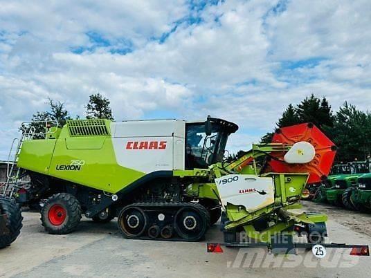 CLAAS LEXION 750 Derliaus nuėmimo kombainai