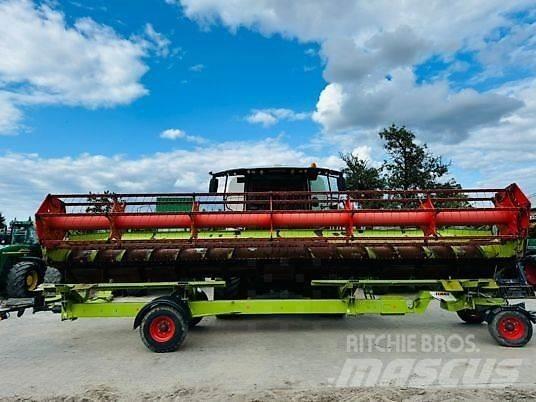 CLAAS LEXION 750 Derliaus nuėmimo kombainai