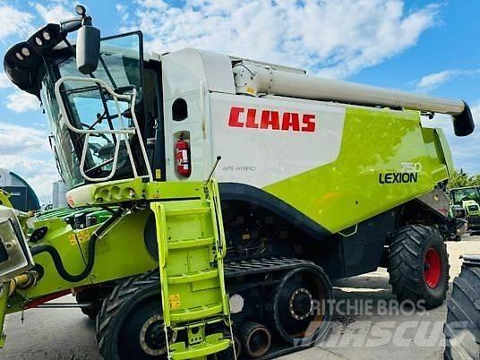 CLAAS LEXION 750 Derliaus nuėmimo kombainai