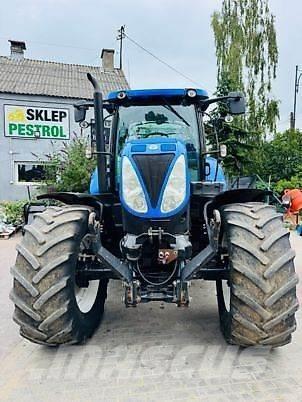 New Holland T7.210RC Traktoriai