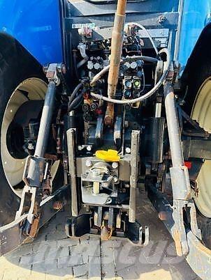 New Holland T7030 Traktoriai