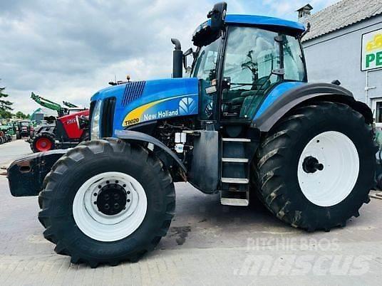 New Holland T8020 Traktoriai