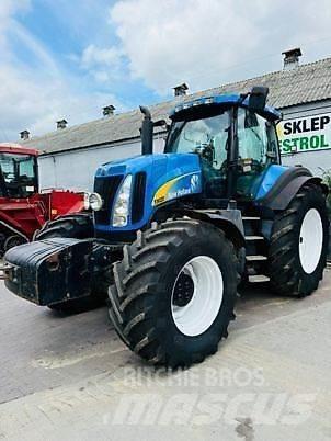 New Holland T8020 Traktoriai