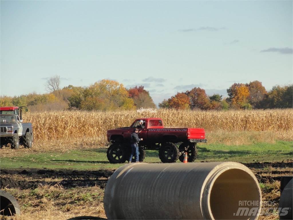 GMC K2500 Statyba - Kita