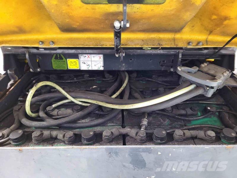 Aisle-Master 20SHE Siaurų praėjimų krautuvai