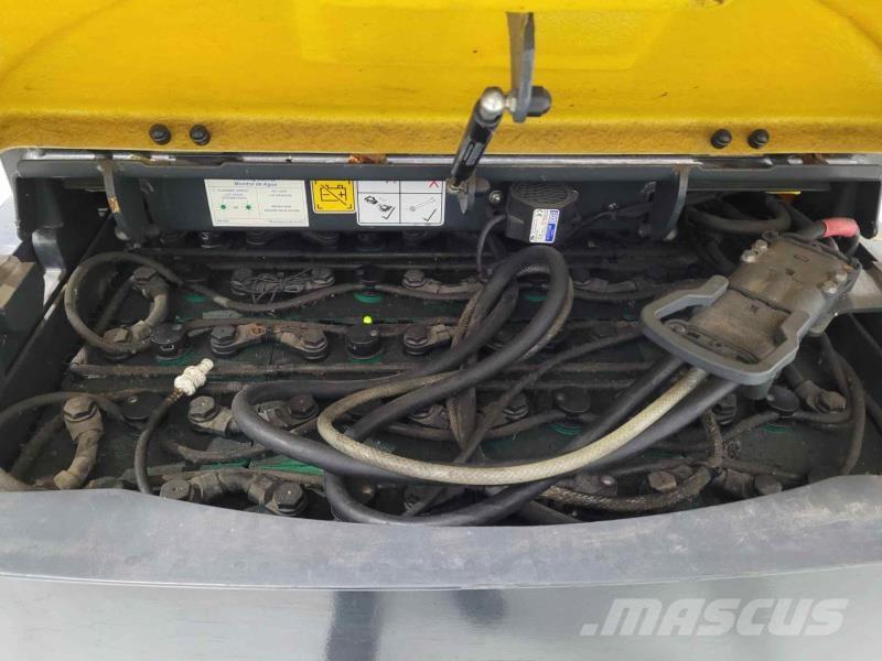 Aisle-Master AM20SE Siaurų praėjimų krautuvai