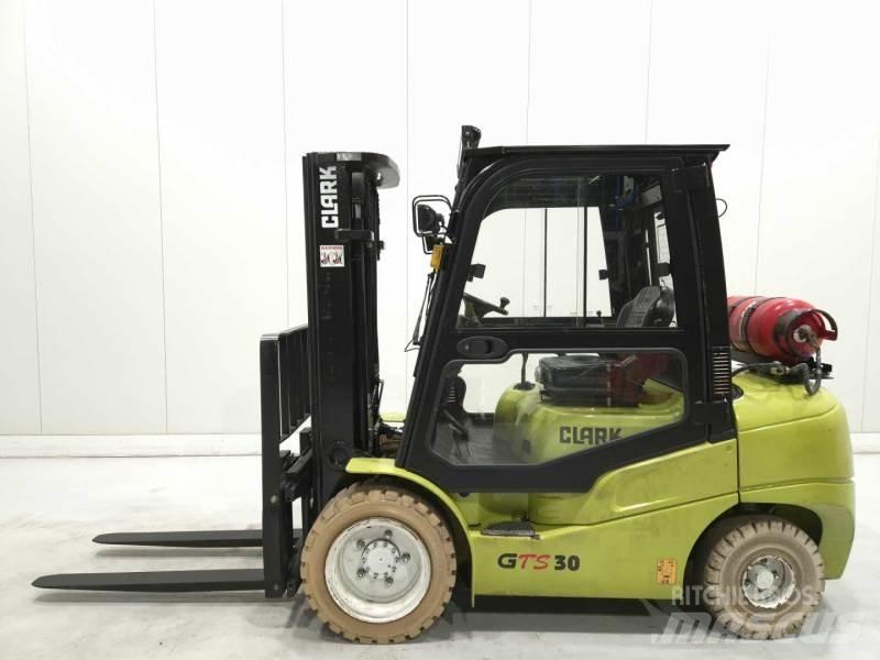Clark GTS30L LPG (dujiniai) krautuvai