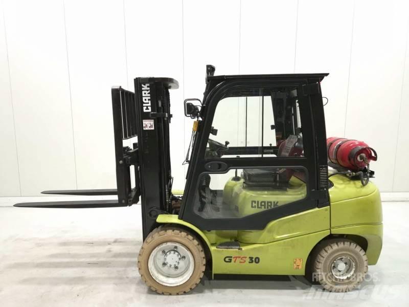 Clark GTS30L LPG (dujiniai) krautuvai