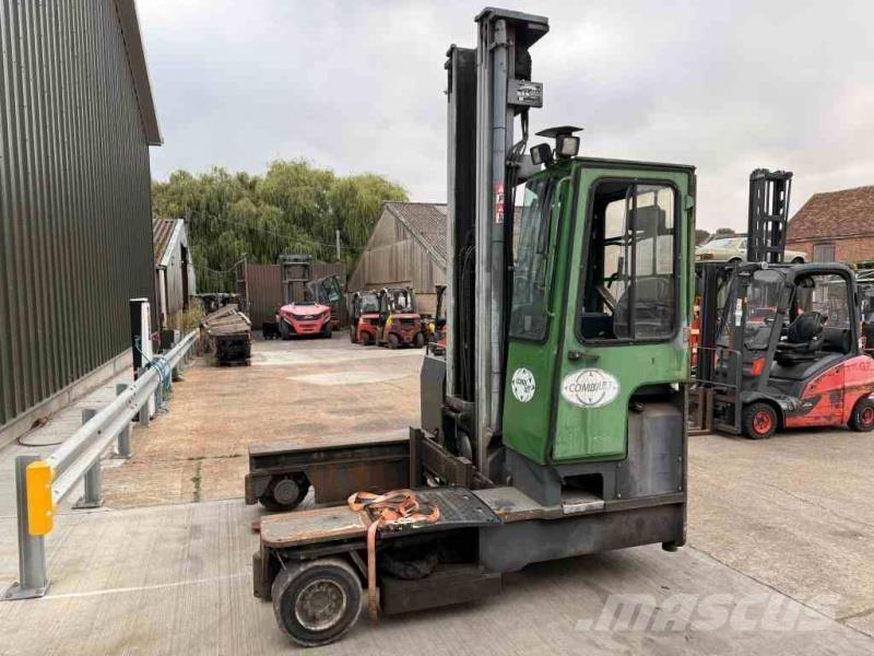 Combilift C4000 Šakiniai krautuvai su privažiavimu iš visų keturių pusių