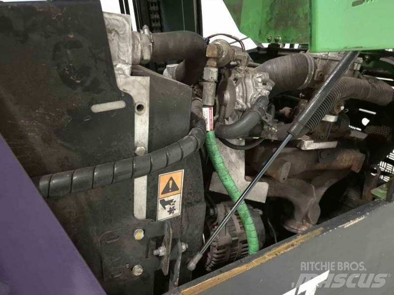 Combilift C4000 Šakiniai krautuvai su privažiavimu iš visų keturių pusių
