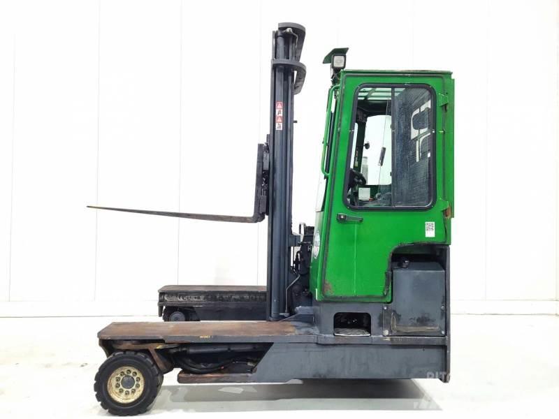 Combilift C4800 Krautuvai su pakrovimu iš šonų