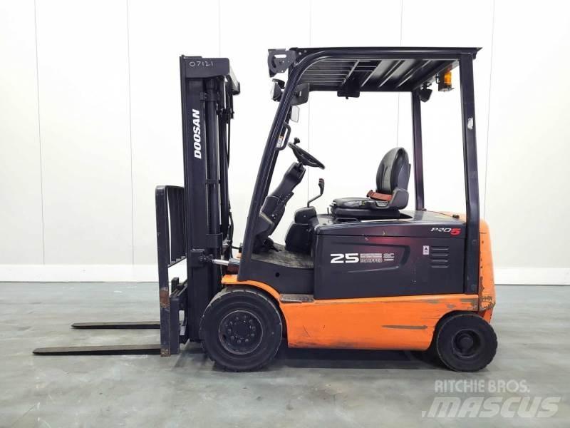Doosan B25X-5 Elektriniai šakiniai krautuvai
