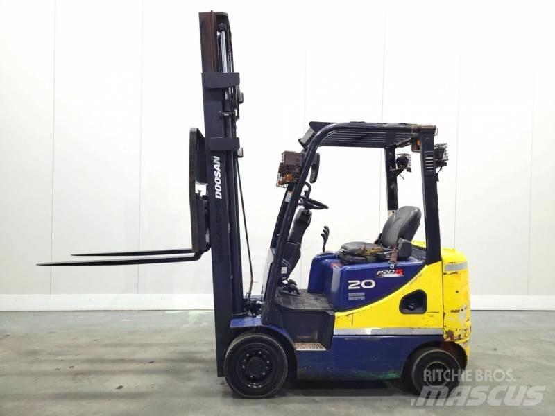 Doosan D20SC-5 Dyzeliniai krautuvai