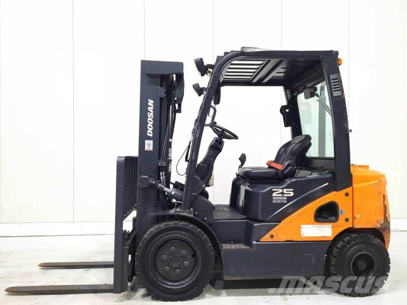 Doosan D25S-7 Dyzeliniai krautuvai