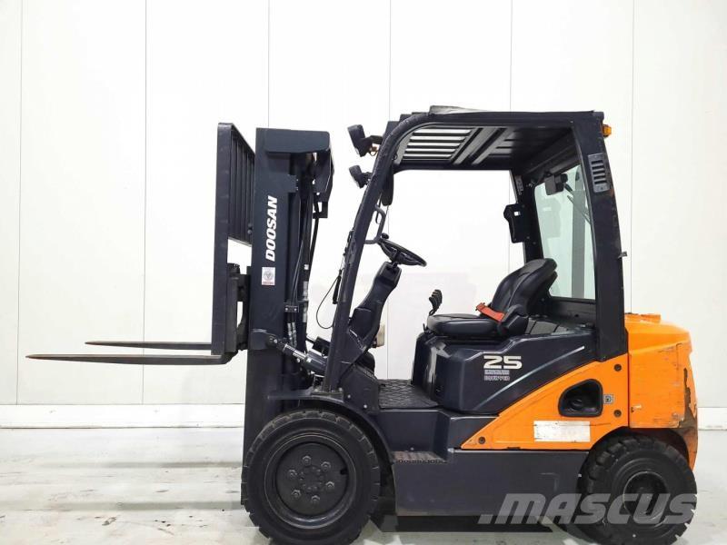 Doosan D25S-7 Dyzeliniai krautuvai