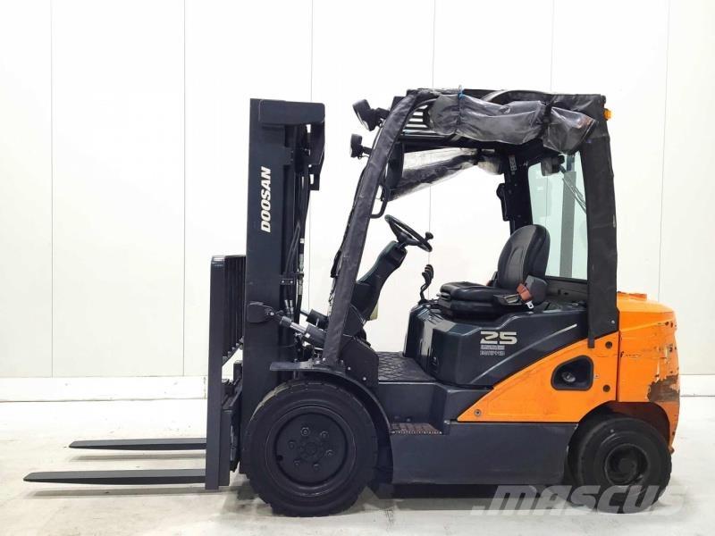 Doosan D25S-7 Dyzeliniai krautuvai