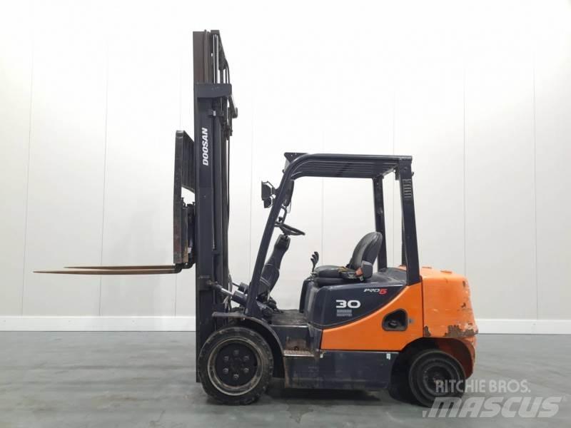 Doosan D30S-5 Dyzeliniai krautuvai