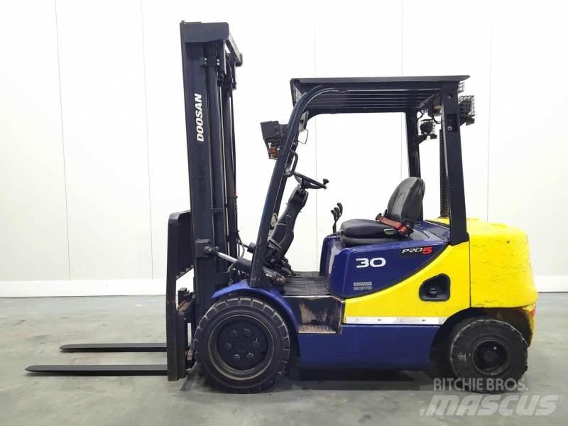 Doosan D30S-5 Dyzeliniai krautuvai