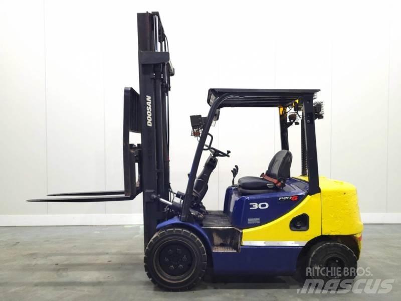 Doosan D30S-5 Dyzeliniai krautuvai