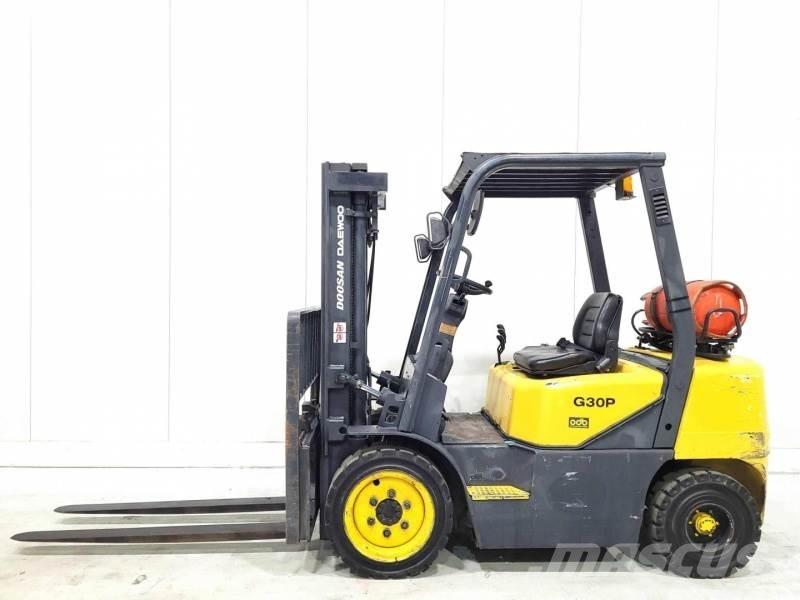 Doosan GP30-3 LPG (dujiniai) krautuvai