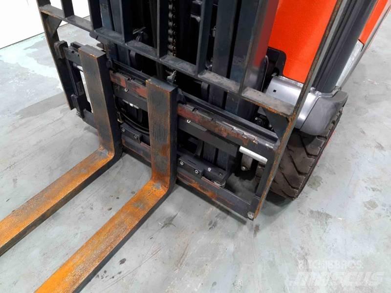 Linde E20PH-02 386 Elektriniai šakiniai krautuvai