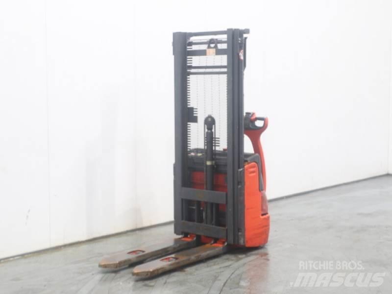 Linde L10 379 Rankiniai padėklų rietuvai