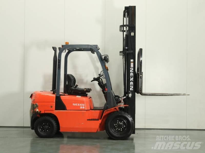Nexen FDR25 Dyzeliniai krautuvai