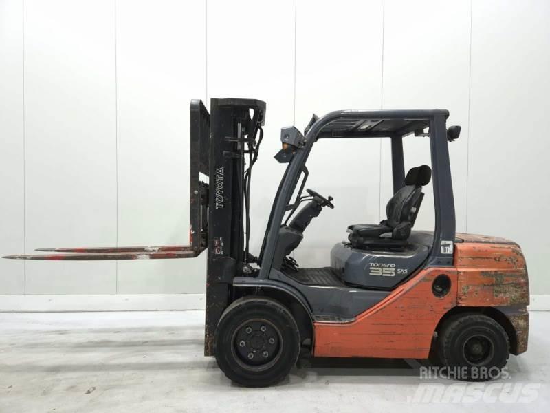 Toyota 52-8FDJF35 Dyzeliniai krautuvai