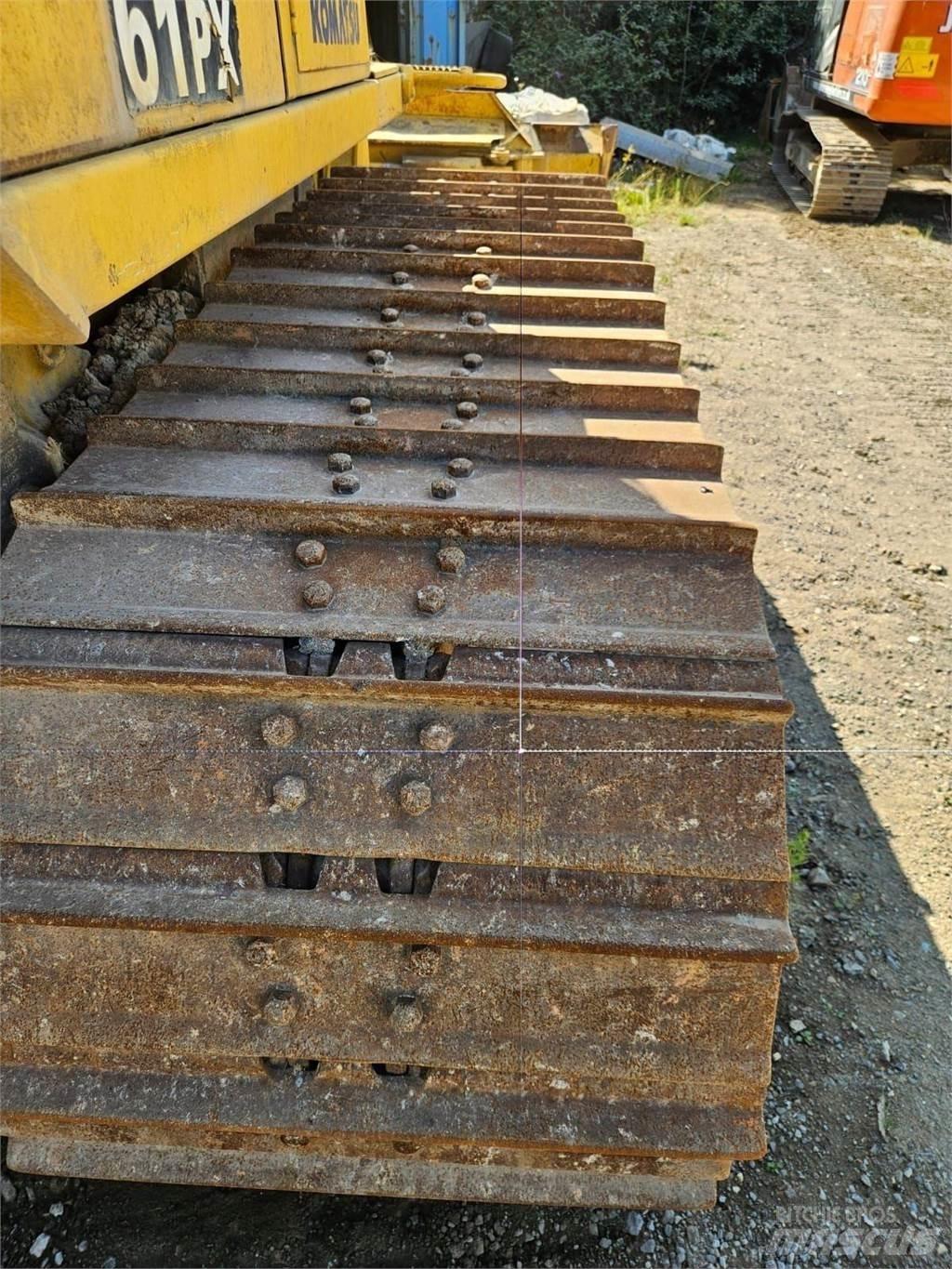 Komatsu D61PX-15 Vikšriniai buldozeriai