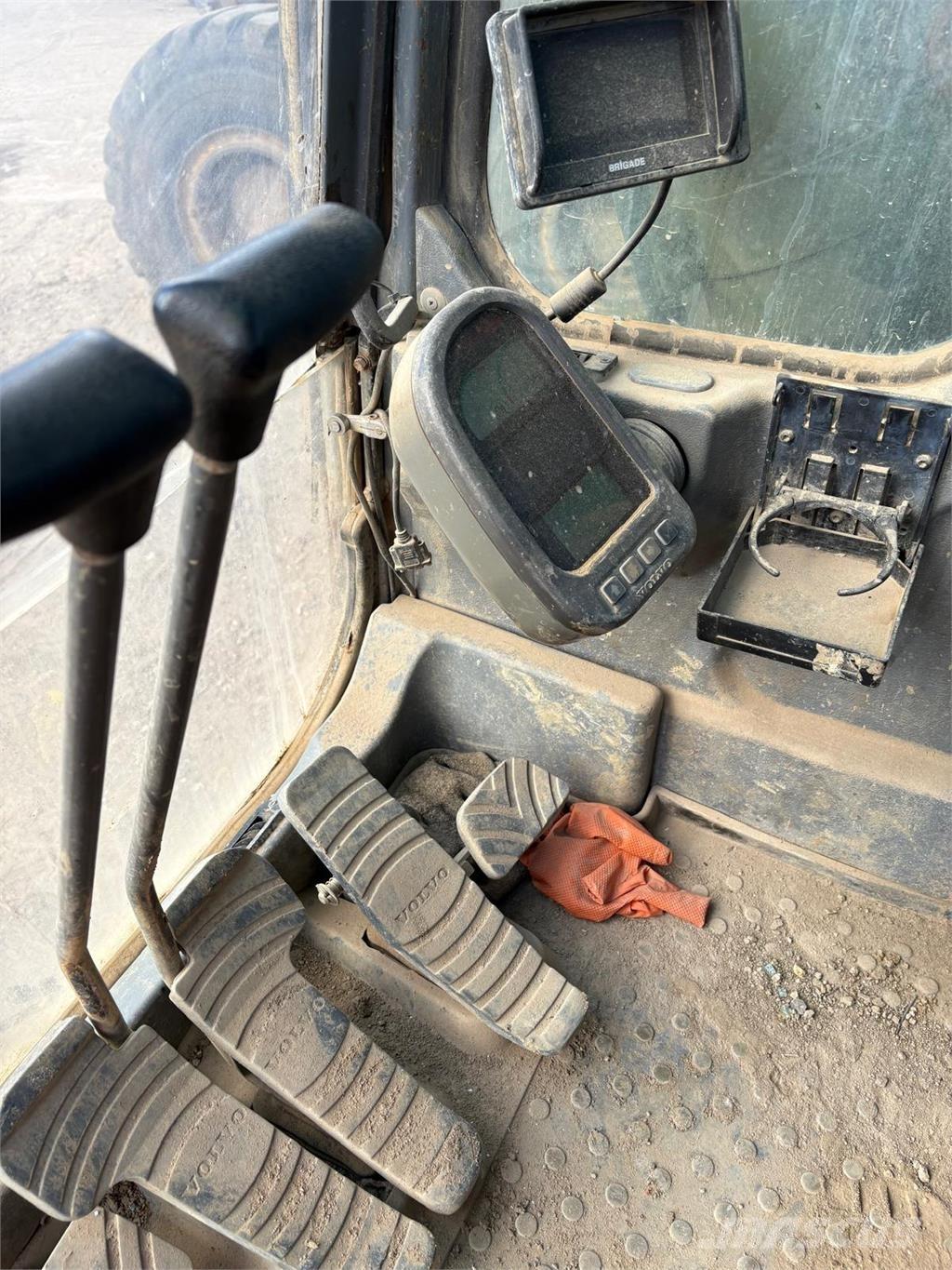 Volvo EC290BLC Vikšriniai ekskavatoriai