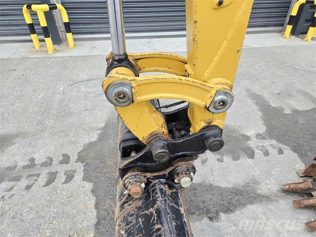 CAT 302.7 Mini ekskavatoriai < 7 t