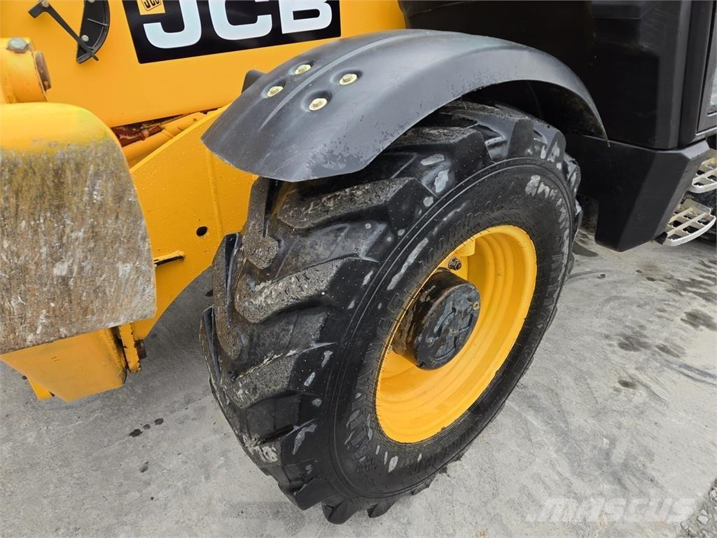 JCB 535-140 Teleskopiniai krautuvai