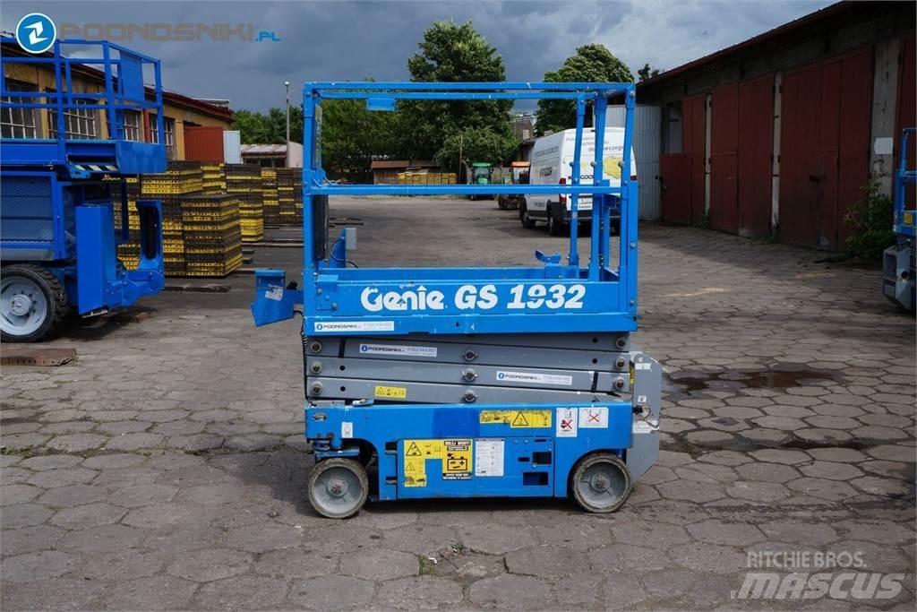 Genie 1932 Žirkliniai keltuvai