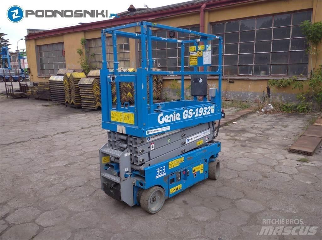 Genie 3219 Žirkliniai keltuvai