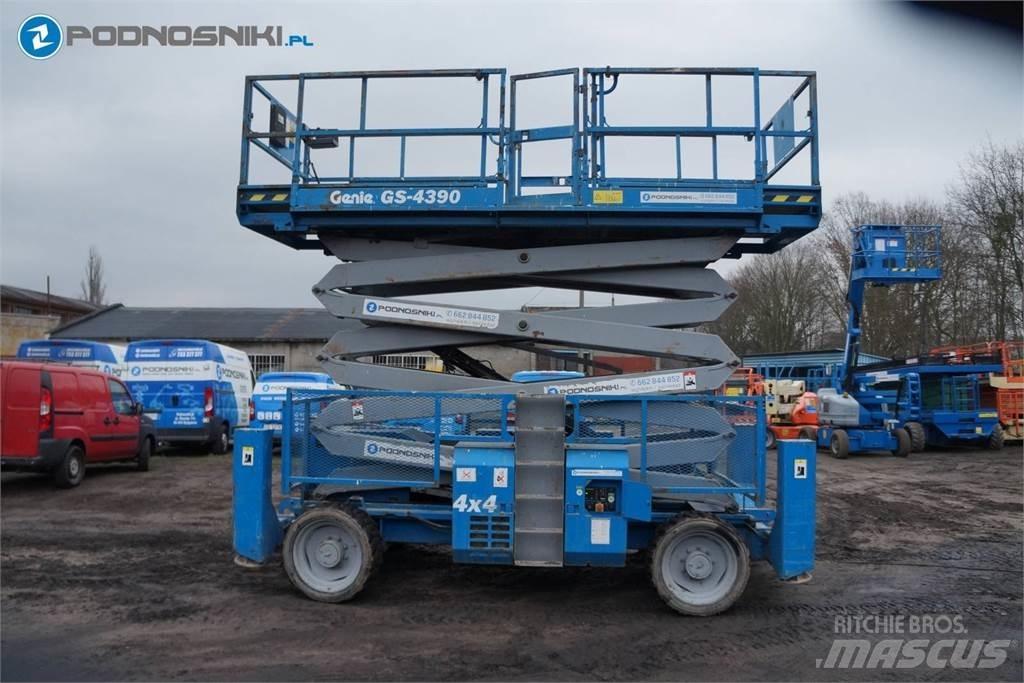 Genie 4390 Žirkliniai keltuvai