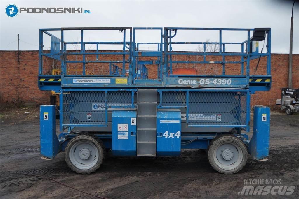 Genie 4390 Žirkliniai keltuvai