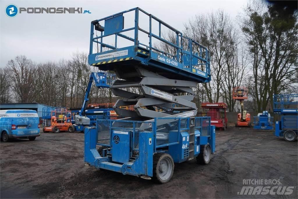 Genie 4390 Žirkliniai keltuvai