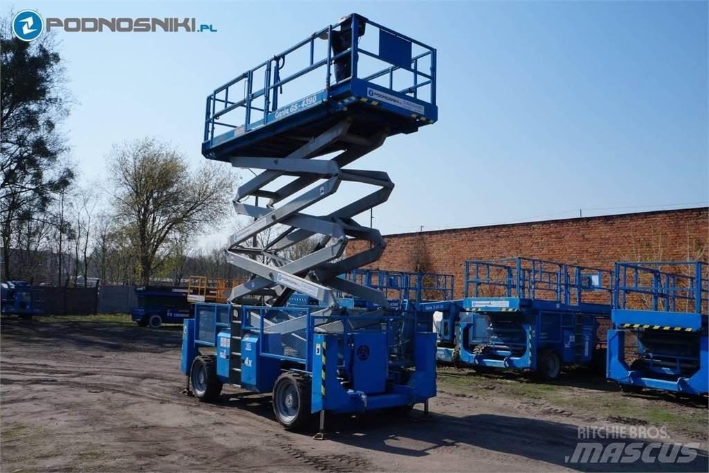 Genie 4390 Žirkliniai keltuvai
