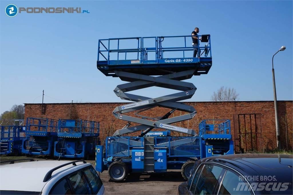 Genie 4390 Žirkliniai keltuvai
