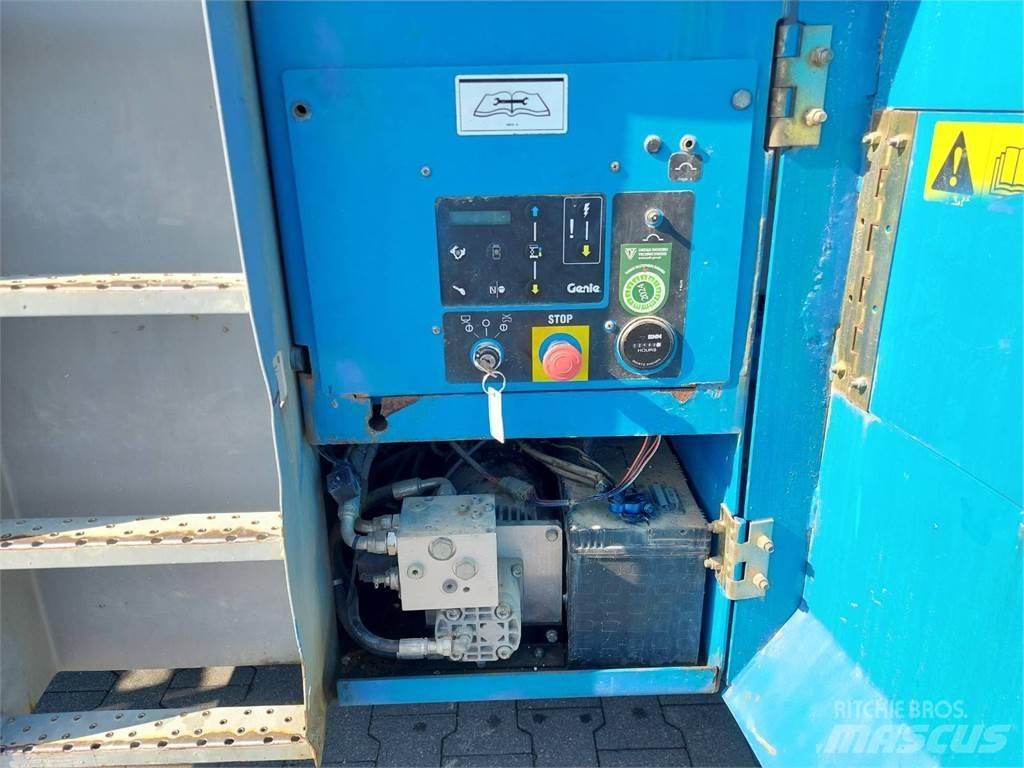 Genie GS-3390 Žirkliniai keltuvai