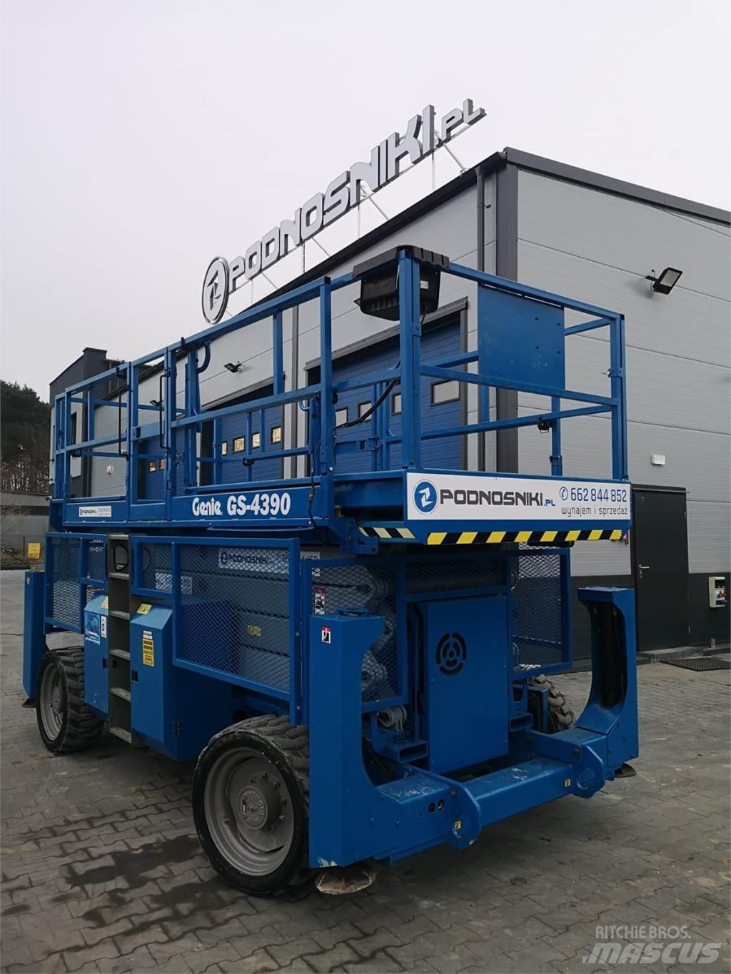 Genie GS-4390 Žirkliniai keltuvai