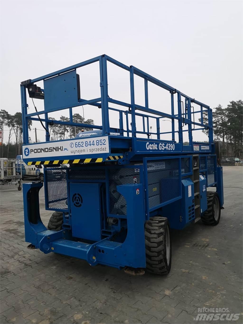 Genie GS-4390 Žirkliniai keltuvai
