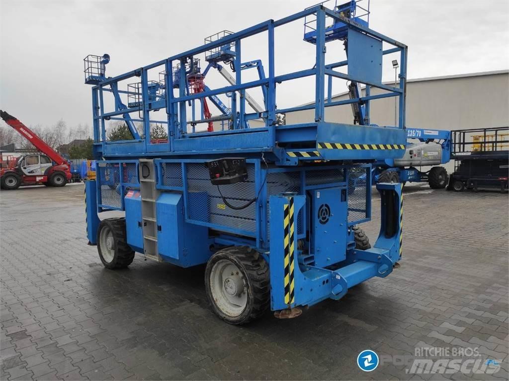 Genie GS-4390 Žirkliniai keltuvai