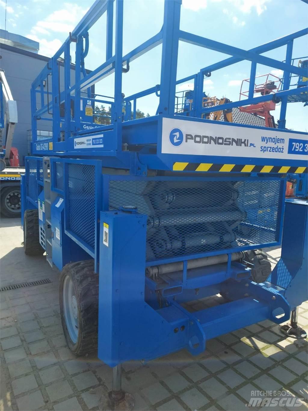 Genie GS-4390 RT Žirkliniai keltuvai