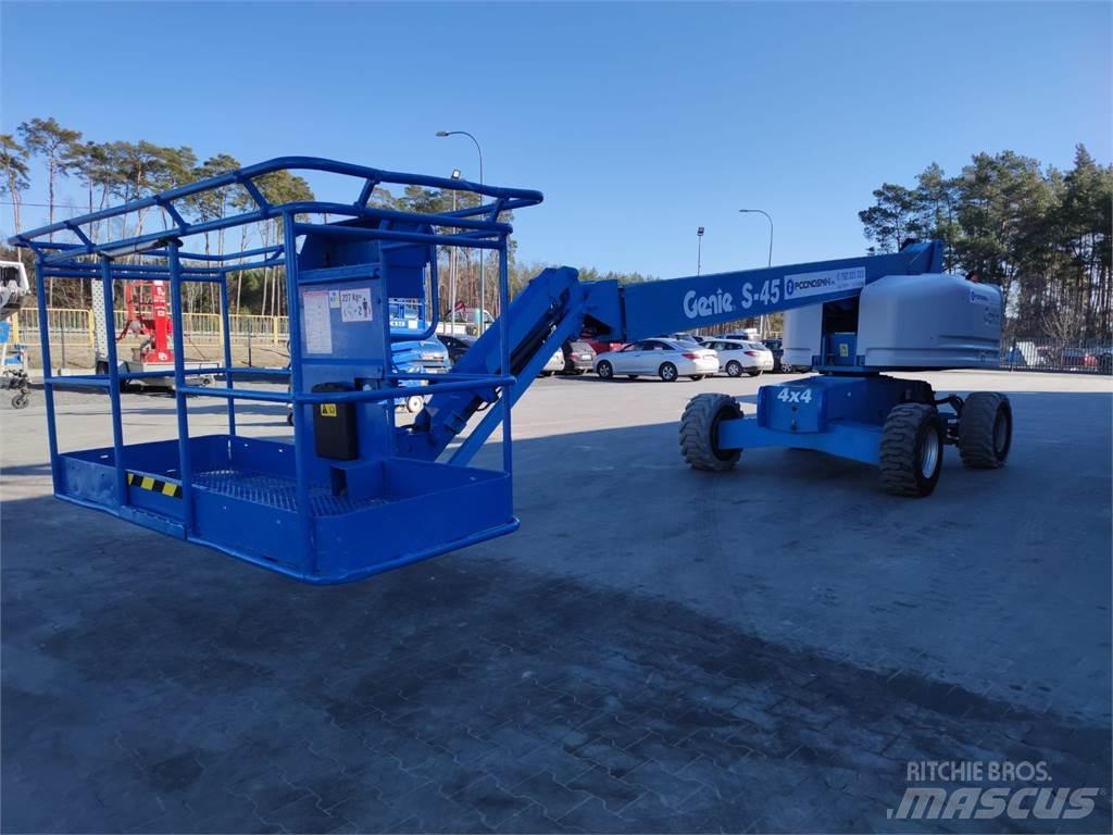 Genie S-45 Teleskopiniai keltuvai