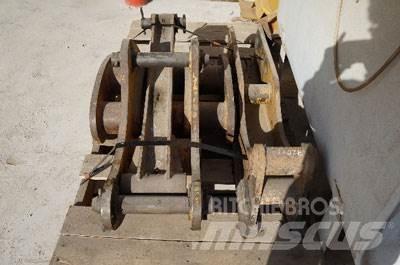 CAT 320C/DL Thumb Kiti naudoti statybos komponentai