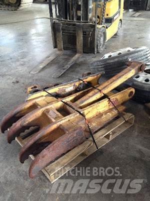 CAT 320C/DL Thumb Kiti naudoti statybos komponentai