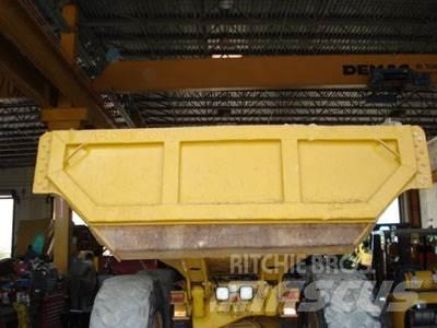 CAT 730 Tailgate Kiti naudoti statybos komponentai