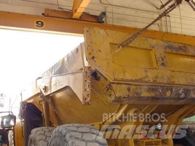 CAT 735 Tailgate Kiti naudoti statybos komponentai