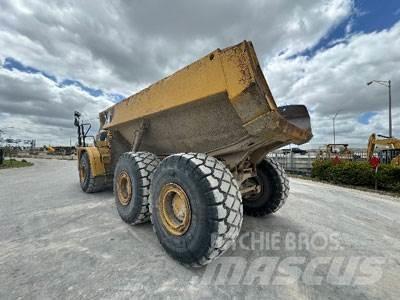CAT 740 Karjeriniai savivarčiai